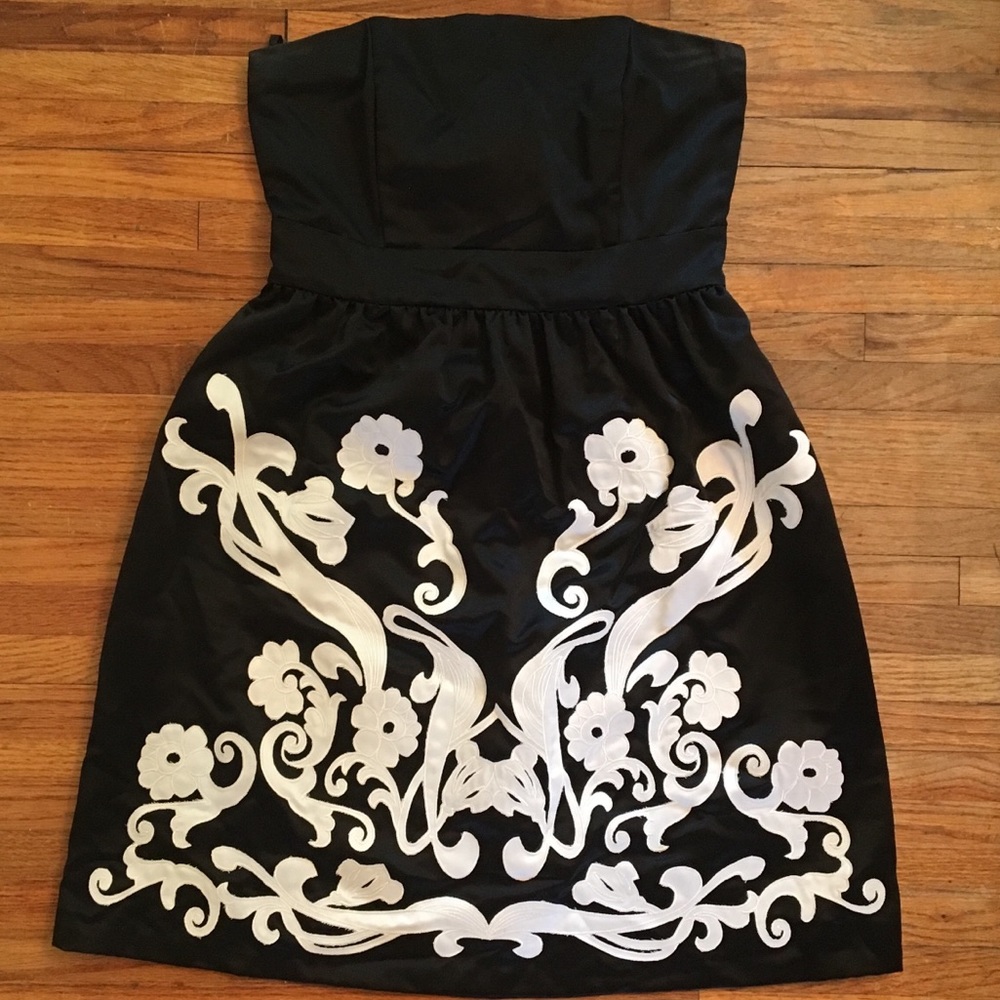 White House Black Market Strapless Dress - Size 6